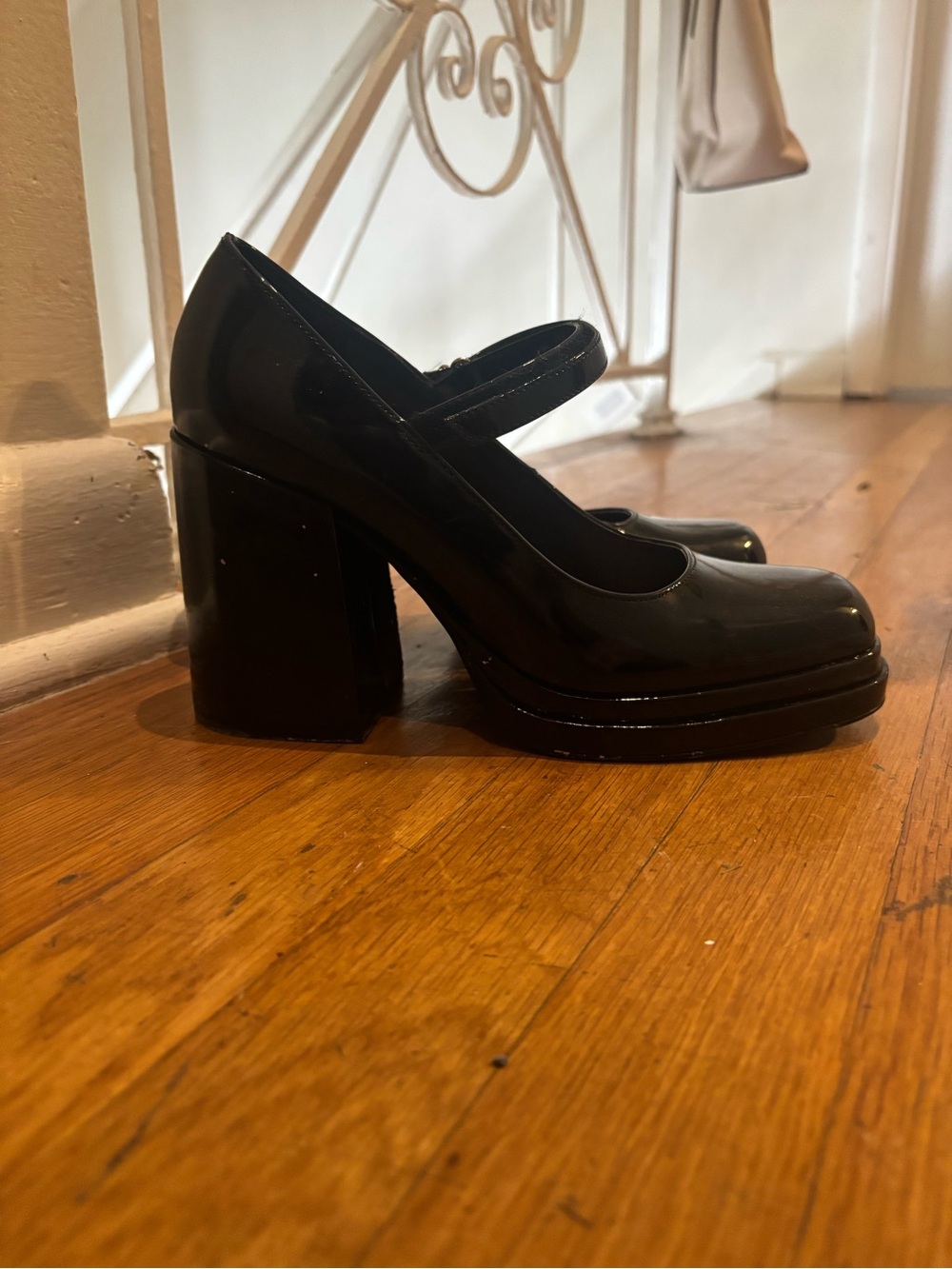 Steve Madden Black Patent Mary Jane Heels - Picture 2 of 4